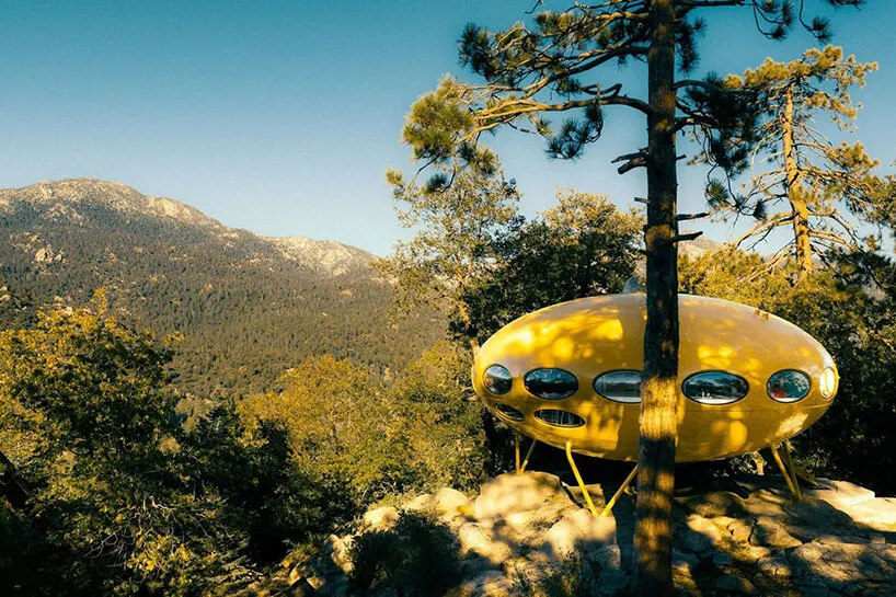 UFO-образный Futuro House в Калифорнии: редкий пример футуризма 1960-х вышел на рынок
