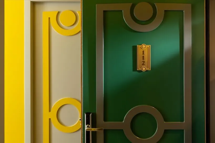 Vincent Darré вдохнул новую театральную жизнь в Hôtel Le Magnifique в Париже