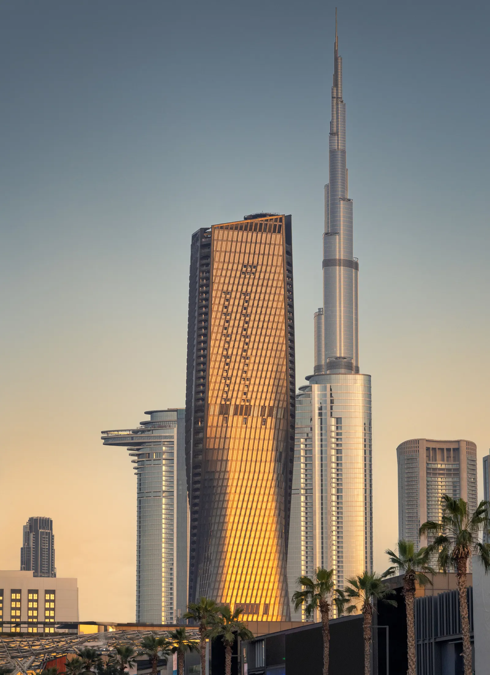 Wasl Tower / UNS — многофункциональная башня в центре Дубая