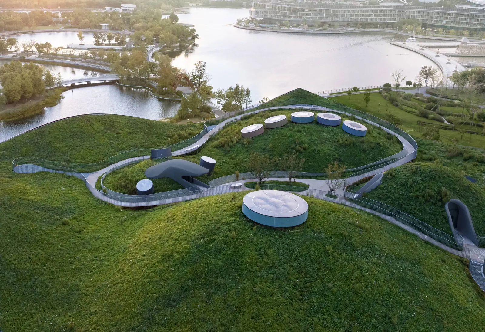 Wave Cube / Scenic Architecture Office — Wave Cube в Шанхае как архитектурное исследование волны