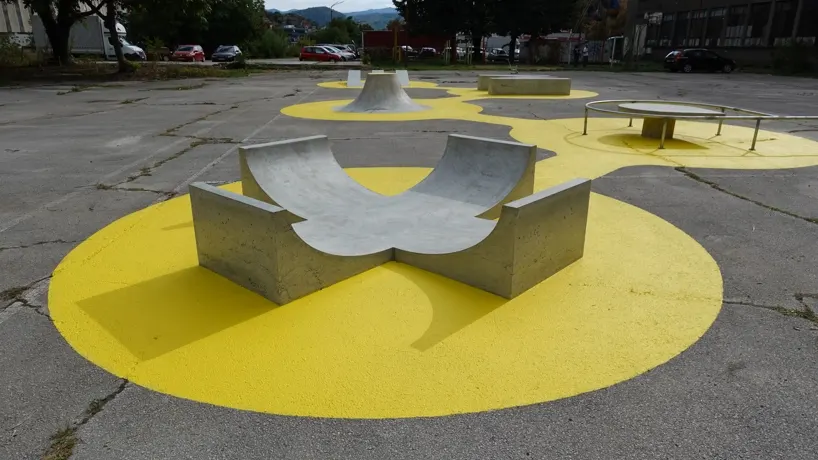 Concrete letterforms by XPOME превращены в скульптурный мини-скейтпарк в Габрово