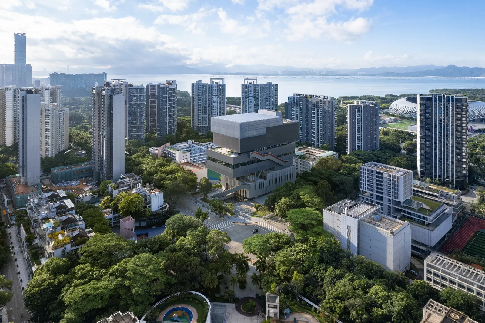 Yuehai Culture and Sports Center / MENG YAN | URBANUS