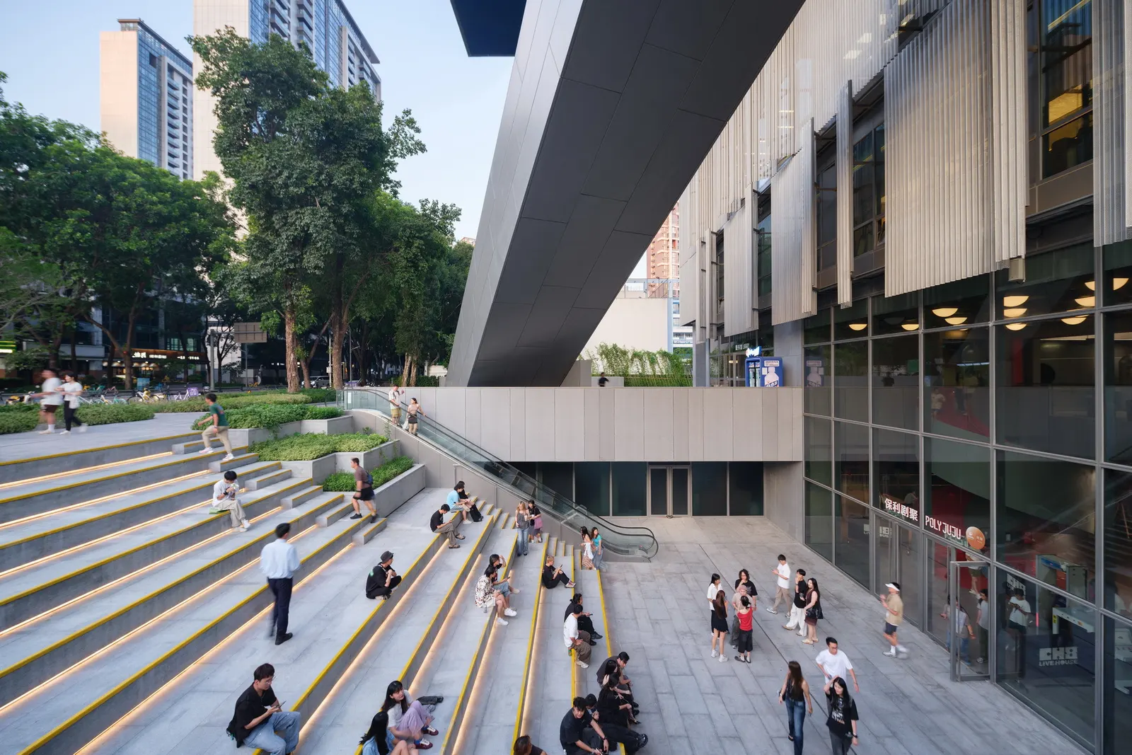 Yuehai Culture and Sports Center / MENG YAN | URBANUS