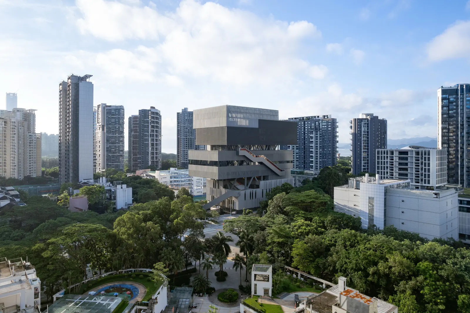 Yuehai Culture and Sports Center / MENG YAN | URBANUS