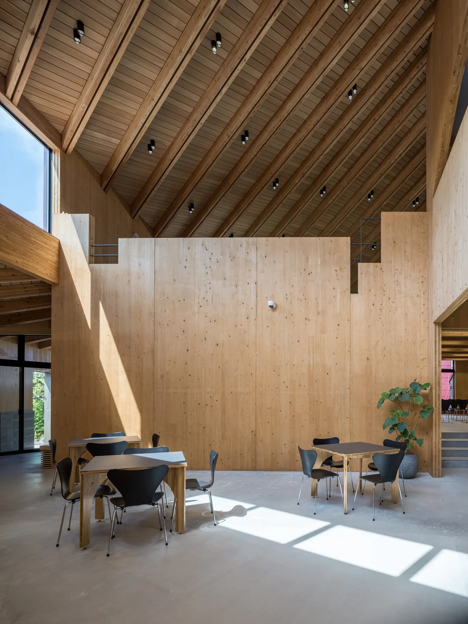 YUKI Office / UENOA — штаб-квартира компании в Куки, работающей с органическими овощами